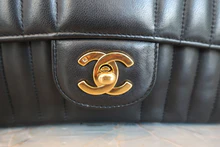 画像をギャラリービューアに読み込む, CHANEL/シャネル マドモアゼルチェーンショルダーバッグ ラムスキン ブラック/ゴールド金具 ショルダーバッグ 800040146
