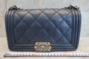 CHANEL/シャネル ボーイシャネルチェーンショルダーバッグ ラムスキン ネイビー/シルバー金具 ショルダーバッグ 600110073