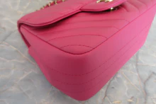 画像をギャラリービューアに読み込む, CHANEL/シャネル Vステッチチェーンショルダーバッグ ラムスキン ピンク/ゴールド金具 ショルダーバッグ 700050123
