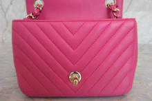 画像をギャラリービューアに読み込む, CHANEL/シャネル Vステッチチェーンショルダーバッグ ラムスキン ピンク/ゴールド金具 ショルダーバッグ 700050123