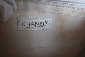 CHANEL/シャネル 台形ハンドバッグ キャビアスキン/プラスチック ホワイト/ゴールド金具 ハンドバッグ 500050069