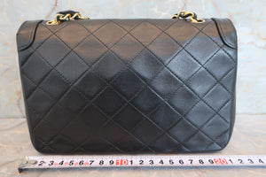 CHANEL/シャネル マトラッセチェーンショルダーバッグ ラムスキン ブラック/ゴールド金具 ショルダーバッグ 600100070