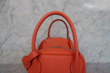 画像をギャラリービューアに読み込む, HERMES／エルメス リンディ30 トリヨンクレマンス オレンジポピー □R刻印 ショルダーバッグ 700120229
