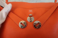画像をギャラリービューアに読み込む, HERMES/エルメス リンディ30 トリヨンクレマンス オレンジポピー □R刻印 ショルダーバッグ 700120229