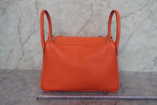 画像をギャラリービューアに読み込む, HERMES／エルメス リンディ30 トリヨンクレマンス オレンジポピー □R刻印 ショルダーバッグ 700120229
