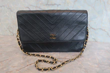 画像をギャラリービューアに読み込む, CHANEL/シャネル Vステッチチェーンショルダーバッグ ラムスキン ブラック/ゴールド金具 ショルダーバッグ 800030139