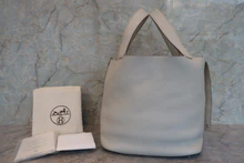 画像をギャラリービューアに読み込む, HERMES/エルメス ピコタンロックGM トリヨンクレマンス パールグレー □O刻印 ハンドバッグ 700030190