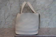 画像をギャラリービューアに読み込む, HERMES／エルメス ピコタンロックGM トリヨンクレマンス パールグレー □O刻印 ハンドバッグ 700030190
