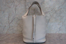 画像をギャラリービューアに読み込む, HERMES／エルメス ピコタンロックGM トリヨンクレマンス パールグレー □O刻印 ハンドバッグ 700030190
