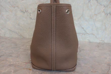 画像をギャラリービューアに読み込む, HERMES/エルメス ガーデンパーティPM ネゴンダ エトゥープ D刻印 トートバッグ 800030166