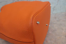 画像をギャラリービューアに読み込む, HERMES／エルメス ピコタンロックGM トリヨンクレマンス オレンジ □P刻印 ハンドバッグ 700100098
