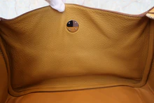 画像をギャラリービューアに読み込む, HERMES／エルメス リンディ34 トリヨンクレマンス カリー □L刻印 ショルダーバッグ 700110140

