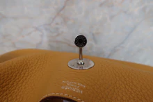画像をギャラリービューアに読み込む, HERMES/エルメス リンディ34 トリヨンクレマンス カリー □L刻印 ショルダーバッグ 700110140