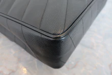 画像をギャラリービューアに読み込む, CHANEL/シャネル Vステッチチェーンショルダーバッグ キャビアスキン ブラック/ゴールド金具 ショルダーバッグ 800030196