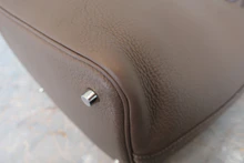 画像をギャラリービューアに読み込む, HERMES／エルメス ピコタンロックＭＭ トリヨンクレマンス エトゥープ □M刻印 ハンドバッグ 800020010
