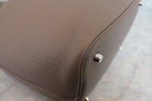 画像をギャラリービューアに読み込む, HERMES／エルメス ピコタンロックＭＭ トリヨンクレマンス エトゥープ □M刻印 ハンドバッグ 800020010
