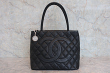 画像をギャラリービューアに読み込む, CHANEL/シャネル 復刻トート キャビアスキン ブラック/シルバー金具 トートバッグ 800020137
