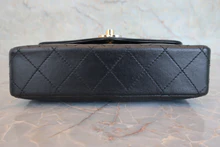 画像をギャラリービューアに読み込む, CHANEL/シャネル パリ限定ミニマトラッセダブルフラップチェーンショルダーバッグ ラムスキン ブラック/ゴールド金具 ショルダーバッグ 800030163
