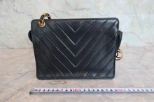 画像をギャラリービューアに読み込む, CHANEL/シャネル Vステッチチェーンショルダーバッグ ラムスキン ブラック/ゴールド金具 ショルダーバッグ 800030145