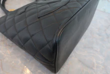 画像をギャラリービューアに読み込む, CHANEL/シャネル 復刻トート キャビアスキン ブラック/ゴールド金具 トートバッグ 800030148