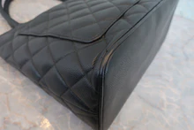 画像をギャラリービューアに読み込む, CHANEL/シャネル 復刻トート キャビアスキン ブラック/ゴールド金具 トートバッグ 800030148