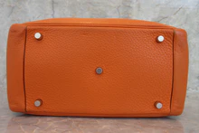 画像をギャラリービューアに読み込む, HERMES／エルメス リンディ30 トリヨンクレマンス オレンジ □M刻印 ショルダーバッグ 700030049
