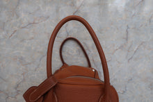 画像をギャラリービューアに読み込む, HERMES/エルメス リンディ30 トリヨンクレマンス オレンジ □M刻印 ショルダーバッグ 700030049