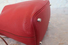 画像をギャラリービューアに読み込む, HERMES／エルメス ピコタンロックＰＭ トリヨンクレマンス ルージュガランス ハンドバッグ 700100196
