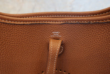 画像をギャラリービューアに読み込む, HERMES/エルメス リンディ34 トリヨンクレマンス ルージュガランス □M刻印 ショルダーバッグ 700100237