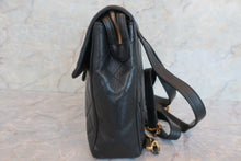 Load image into Gallery viewer, CHANEL Medallion Tote Caviar skin Black/Gold hadware Tote bag 700010223
