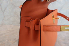 画像をギャラリービューアに読み込む, HERMES/エルメス ケリー28 ヴォーエプソン マンゴー □P刻印 ショルダーバッグ 700120070