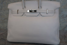 画像をギャラリービューアに読み込む, HERMES/エルメス バーキン35 バイカラー トリヨンクレマンス サンギーヌ/ホワイト □O刻印 ハンドバッグ 700070128