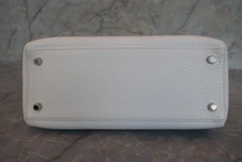 画像をギャラリービューアに読み込む, HERMES/エルメス ケリー28 トリヨンクレマンス ホワイト □I刻印 ショルダーバッグ 700080133