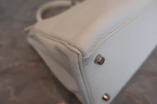 画像をギャラリービューアに読み込む, HERMES/エルメス ケリー28 トリヨンクレマンス ホワイト □I刻印 ショルダーバッグ 700080133