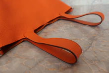 画像をギャラリービューアに読み込む, HERMES/エルメス ピコタンロックMM トリヨンクレマンス オレンジ □N刻印 ハンドバッグ 700100185