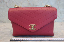 画像をギャラリービューアに読み込む, CHANEL/シャネル Vステッチシングルフラップチェーンショルダーバッグ ラムスキン ピンク/ゴールド金具 ショルダーバッグ 500100055