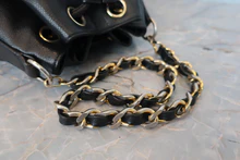 画像をギャラリービューアに読み込む, CHANEL/シャネル ココマーク巾着チェーンショルダーバッグ キャビアスキン ブラック/ゴールド金具 ショルダーバッグ 800020271
