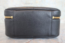 画像をギャラリービューアに読み込む, CHANEL/シャネル ココマークバニティ キャビアスキン ブラック/ゴールド金具 バニティ 800040041
