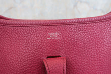 画像をギャラリービューアに読み込む, HERMES/エルメス エブリン3PM トリヨンクレマンス ルビー □N刻印 ショルダーバッグ 800040036