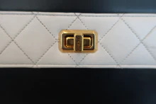 画像をギャラリービューアに読み込む, CHANEL/シャネル 2.55バイカラーチェーンショルダーバッグ ラムスキン ブラック/ホワイト/ゴールド金具 ショルダーバッグ 800020145
