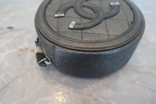 画像をギャラリービューアに読み込む, CHANEL/シャネル マトラッセラウンドチェーンショルダーバッグ キャビアスキン グレー/シルバー金具 ショルダーバッグ 800040069