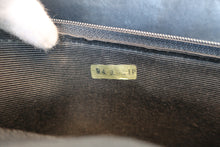 画像をギャラリービューアに読み込む, CHANEL/シャネル マドモアゼルチェーンショルダーバッグ キャビアスキン ブラック/ゴールド金具 ショルダーバッグ 800040073