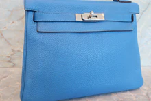 画像をギャラリービューアに読み込む, HERMES/エルメス ケリー28 トリヨンクレマンス ミコノス □O刻印 ショルダーバッグ 700070190