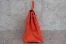 画像をギャラリービューアに読み込む, HERMES／エルメス ケリー35 トリヨンクレマンス オレンジポピー T刻印 ショルダーバッグ 800040063
