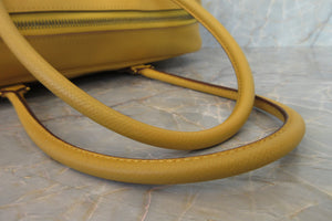 HERMES  PLUME 32 Graine Couchevel leather Jaune □B刻印 Hand bag 600120260