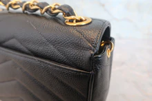 画像をギャラリービューアに読み込む, CHANEL/シャネル Vステッチチェーンショルダーバッグ キャビアスキン ブラック/ゴールド金具 ショルダーバッグ 800010177