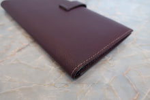 Load image into Gallery viewer, HERMES  Bearn Soufflet Epsom leather Raisin □I Engraving Wallet 600110171
