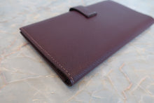 Load image into Gallery viewer, HERMES  Bearn Soufflet Epsom leather Raisin □I Engraving Wallet 600110171
