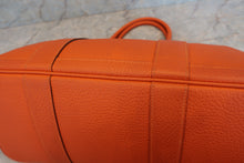 将图片加载到图库查看器，HERMES  GARDEN PARTY PM Country leather Feu □R刻印 Tote bag 700010071
