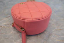 画像をギャラリービューアに読み込む, CHANEL/シャネル マトラッセラウンドチェーンショルダーバッグ ラムスキン ピンク/ゴールド金具 ショルダーバッグ 800040092